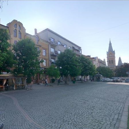 Apartment Downtown Mukaczewo Zewnętrze zdjęcie